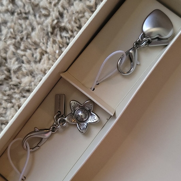 Coach bag charms n wristlet - Picture 3 of 3